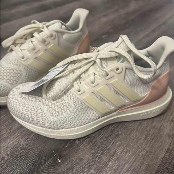Adidas Cream and Peach Running Shoes